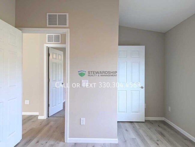 Building Photo - 2038 E Smithville Western Rd