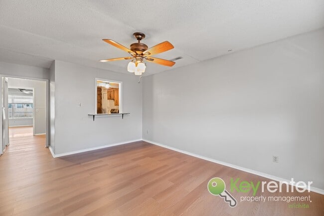 Building Photo - Beautifully Updated 3-Bedroom Home in Central Wichita!