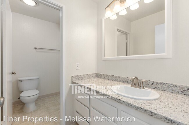 Building Photo - 3 br, 2.5 bath House - 8708 Bluff Lane