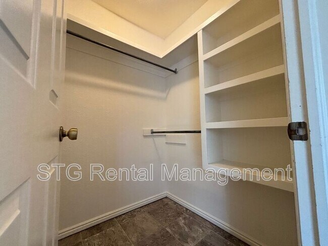 Building Photo - 777 S 400 E