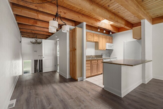 Building Photo - Incline Village: Condo - 3 Bedrooms, 2 Full Bathrooms, 1 Car Garage, Low Elevation, Centrally Loc...