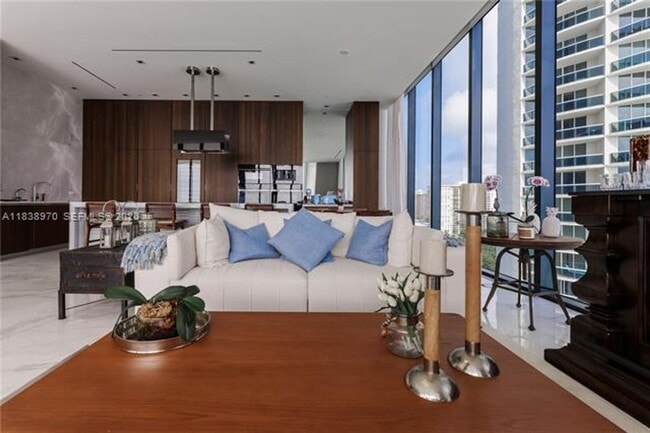 Building Photo - 17141 Collins Ave