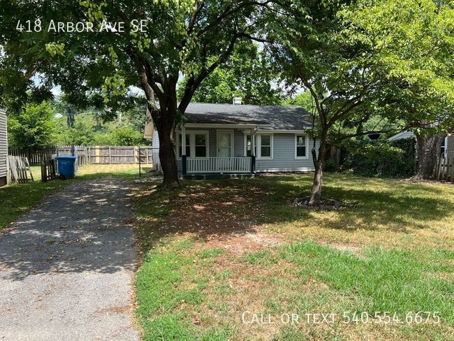 Building Photo - 418 Arbor Ave SE