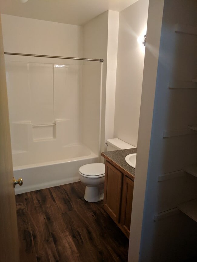 Building Photo - CUTE, EFFICIENT STUDIO