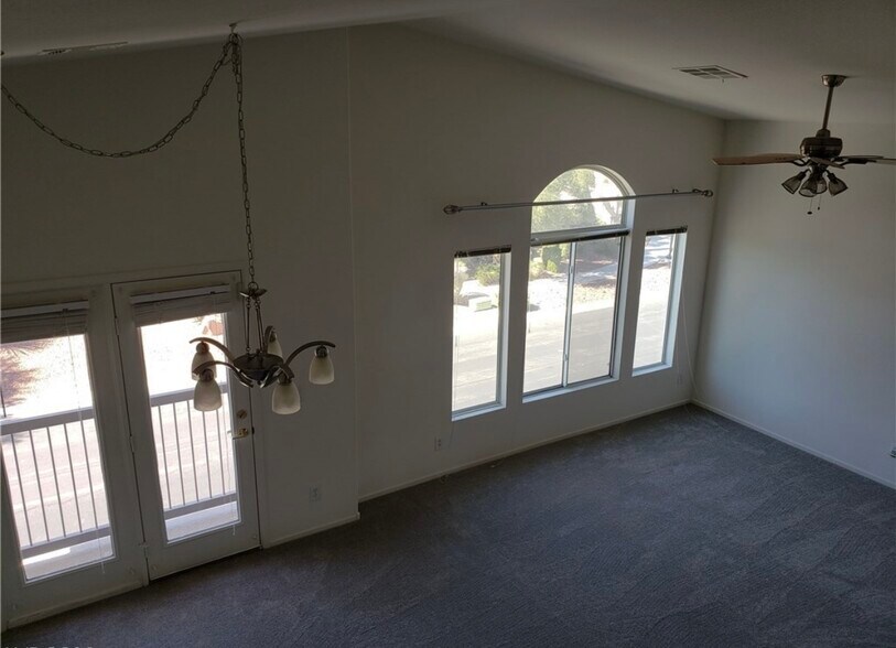 Building Photo - 3504 Glorious Iris Pl