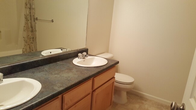 Building Photo - 400 Par Ave