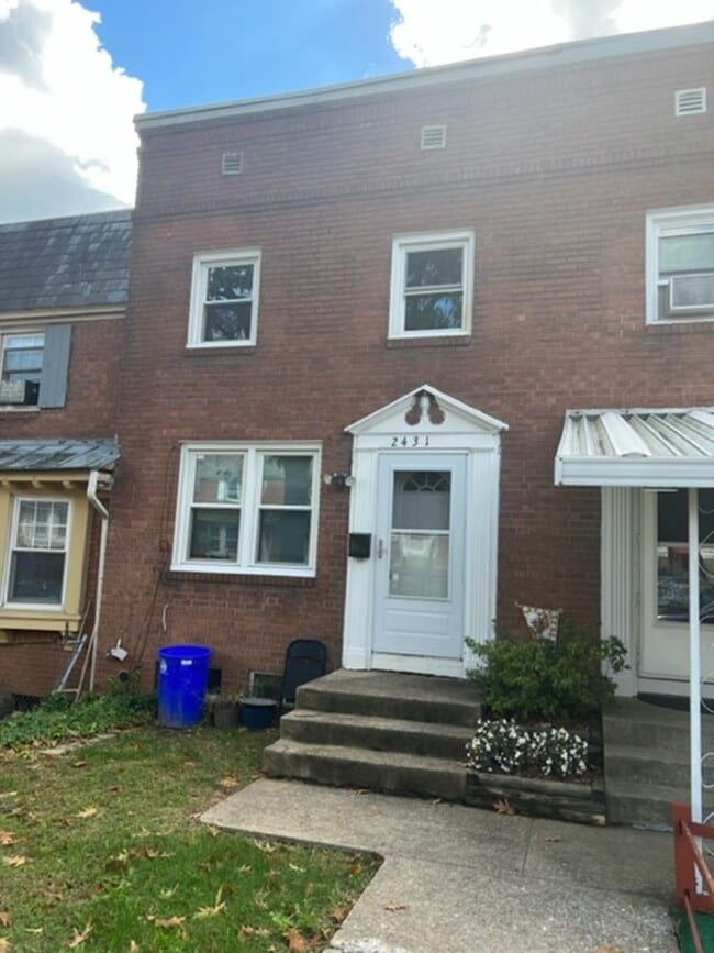 Primary Photo - $1,250 harrisburg 3 bedroom house for rent