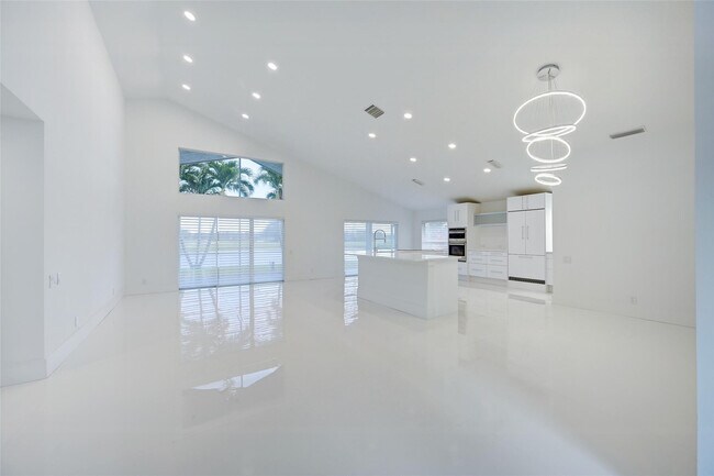 Building Photo - 6014 Golf Villas Dr