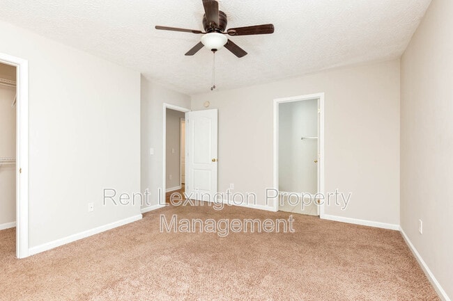 Building Photo - 300 Elkchester Cir