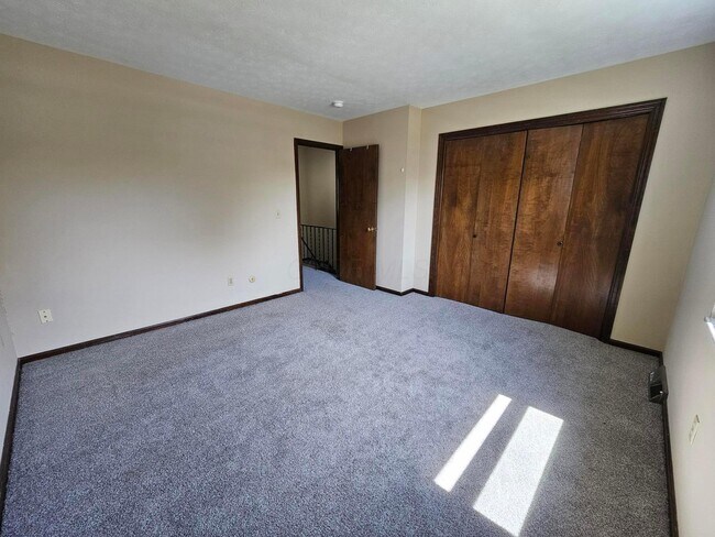 Building Photo - 5013 Godown Rd
