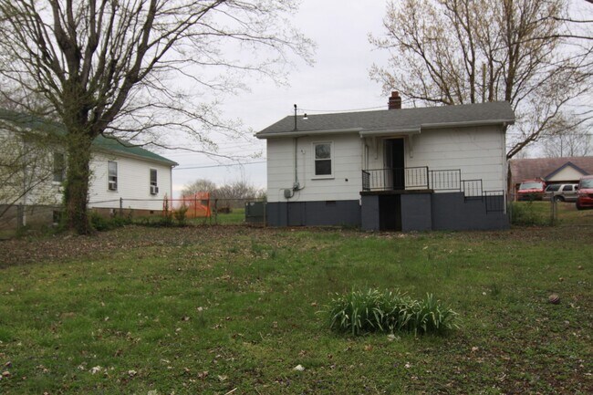 Building Photo - 2 Bedroom Pet Friendly Home For Rent!