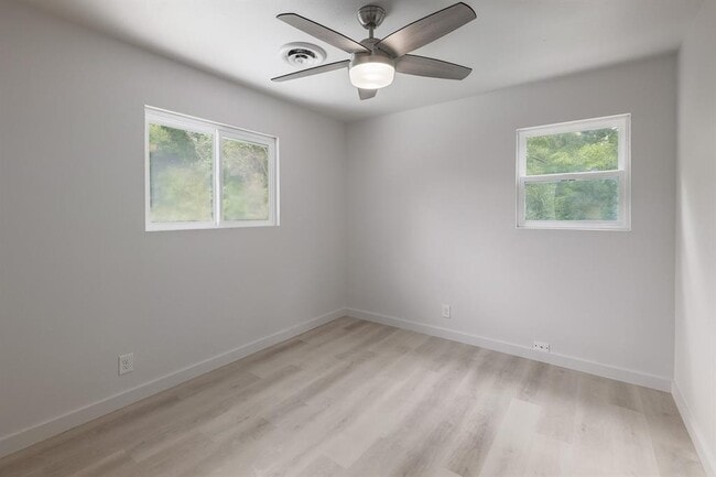 Building Photo - 3006 Burning Oak Dr