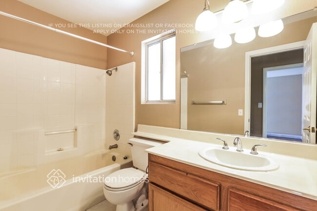 Building Photo - 5729 N Walkingstick Ln