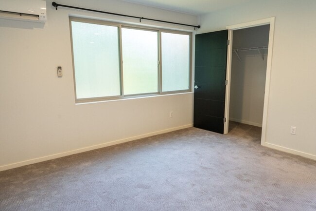 Building Photo - 3Bd/3.5Ba Seattle Townhouse