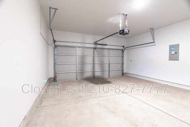Building Photo - 165 Acorn Cir