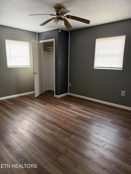 Building Photo - 152 Country Way Dr