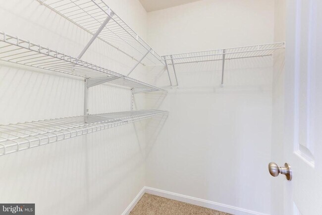 Building Photo - 42639 Chisholm Dr