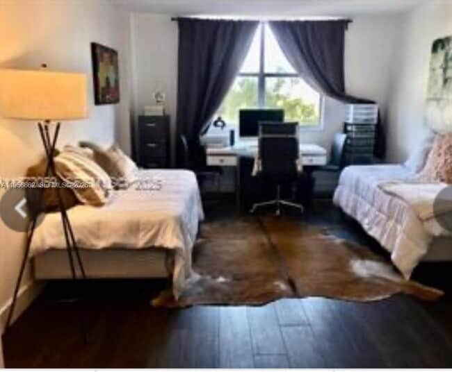 Building Photo - 11111 Biscayne Blvd