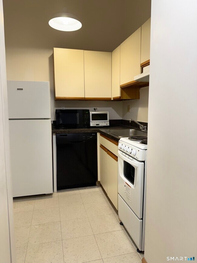 Building Photo - 124 Court St