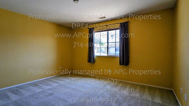 Building Photo - 2439 N Cameo Ct
