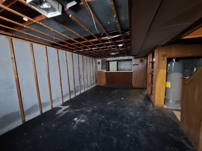 Building Photo - 6338 Lodewyck St