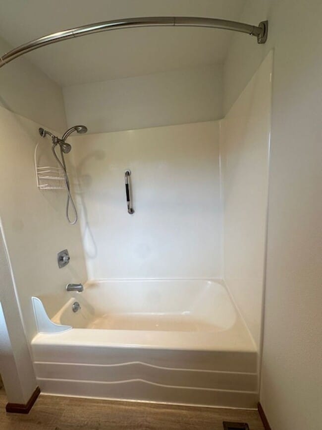 Building Photo - 23601 Labare Rd