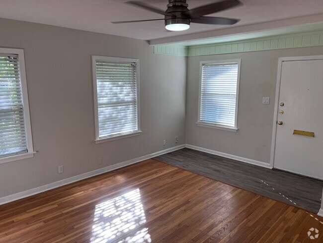 Building Photo - 1009A Bonham Terrace