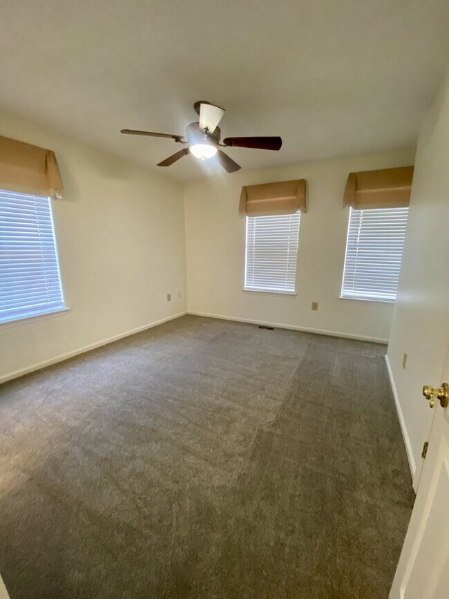 Building Photo - GHENT