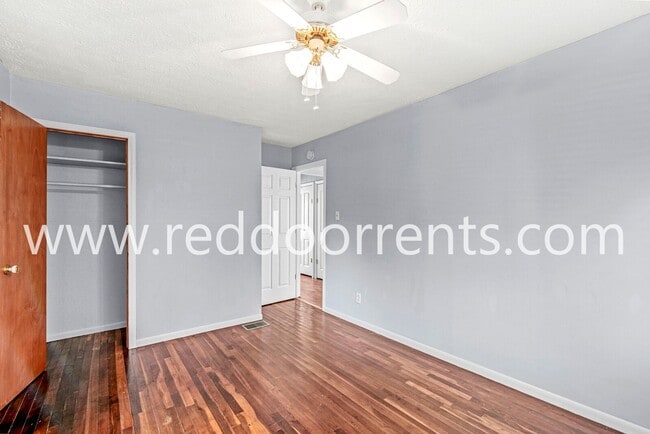 Building Photo - 1449 S Leland Ave