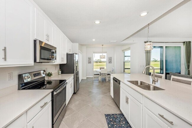 Building Photo - 12550 Galapagos Ct