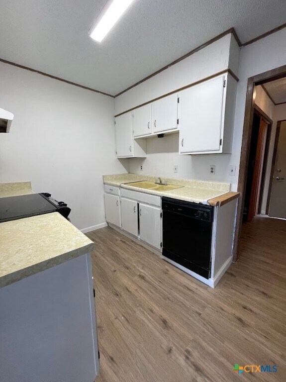 Building Photo - 1800 Charter Oak Dr