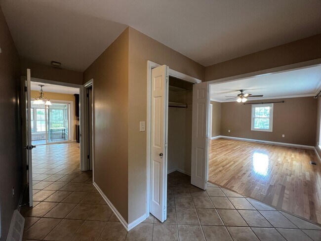 Building Photo - 75 Plymouth Cir