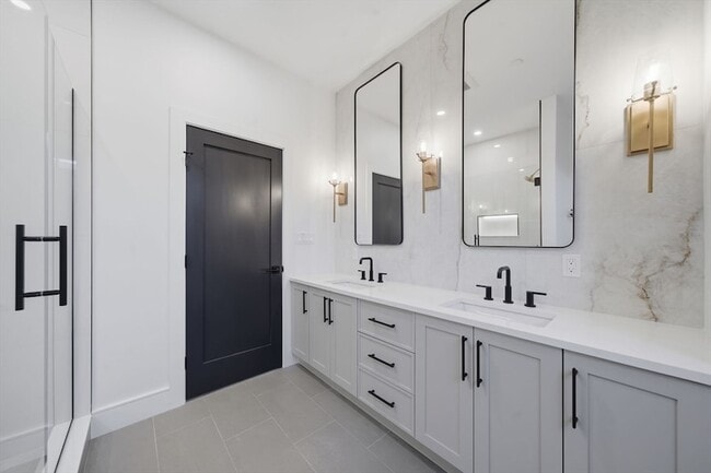 Building Photo - 238 Webster St