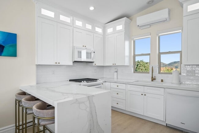 Building Photo - 424 Agua Vista Dr