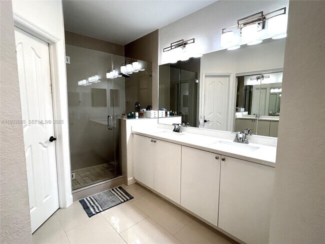 Building Photo - 11562 NW 80th St