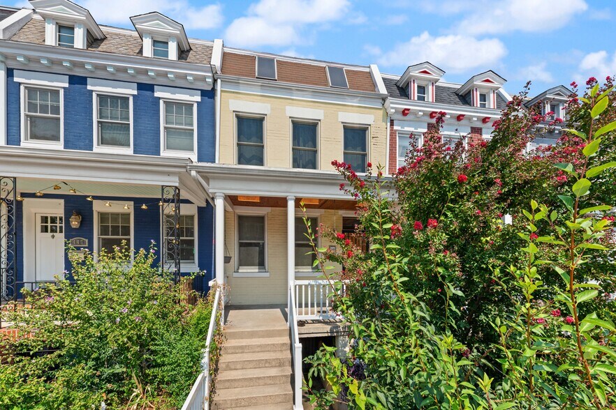 Primary Photo - 445 Newton Pl NW