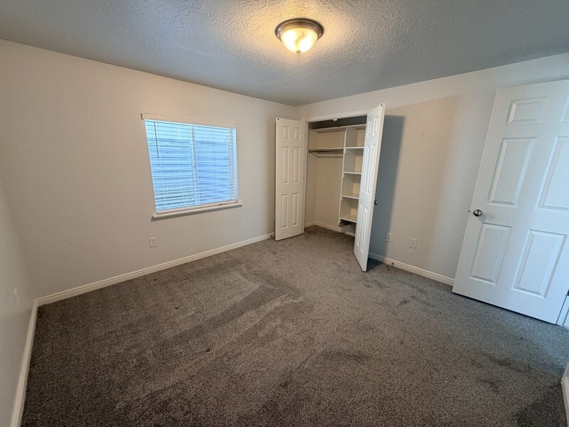 Building Photo - 15108 Honor Dr
