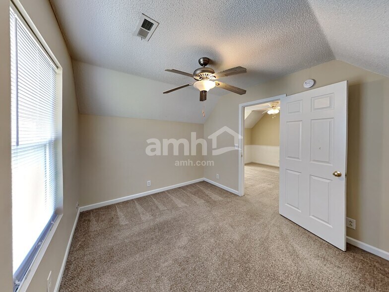 Building Photo - 2849 Elijah Dr