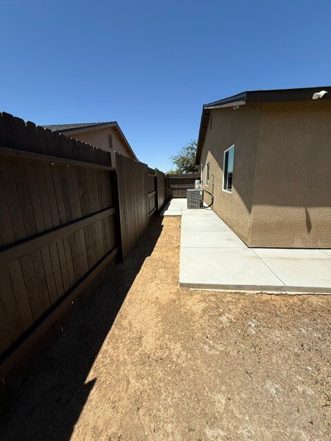 Building Photo - 1037 Honeybell Ct