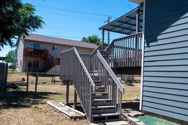 Building Photo - 549 Hanover Dr