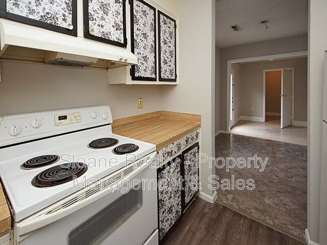 Building Photo - 204 A Miami St
