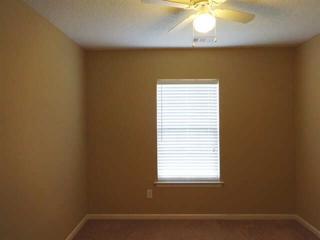 Building Photo - 8777 Tigershark Ave