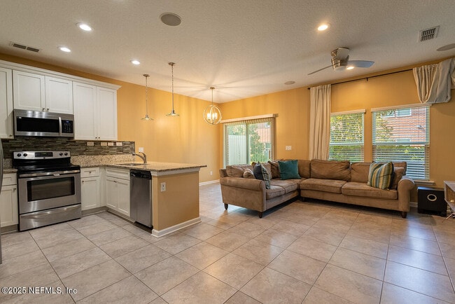 Building Photo - 9439 High Meadow Ln