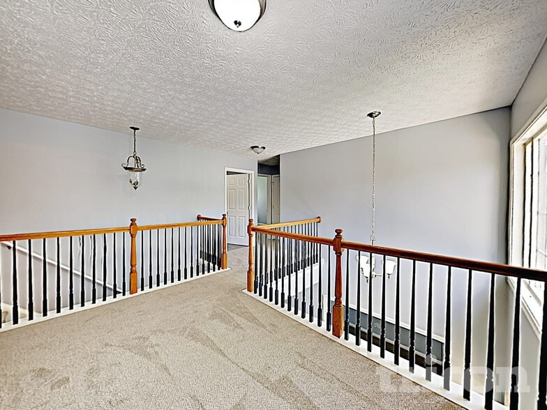 Building Photo - 403 Park Creek Trce