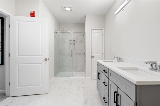 Building Photo - 26-3 Regency Cir