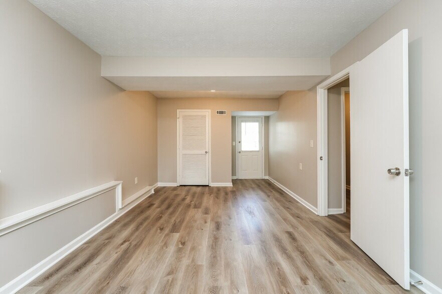 Building Photo - 2704 Laurel View Dr