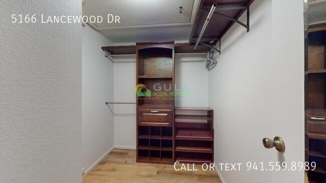 Building Photo - 5166 Lancewood Dr