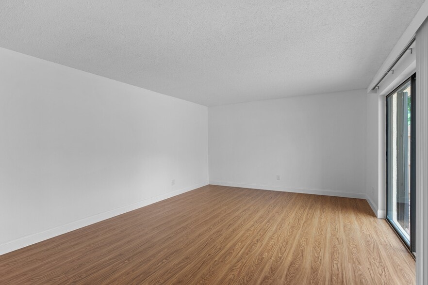 Building Photo - 226 Alemeda Dr