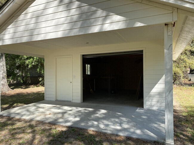 Building Photo - 6019 Vaux Rd