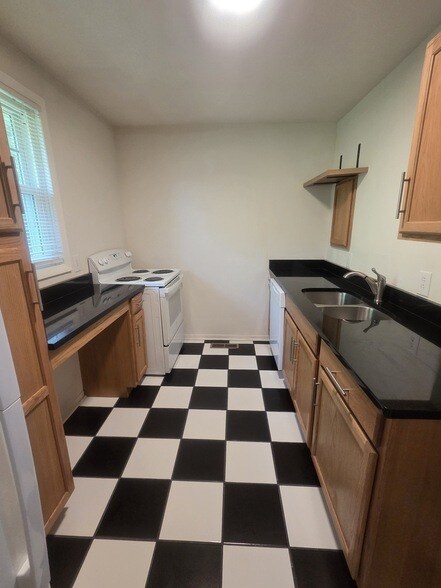 Building Photo - 419 Kinsey Blvd